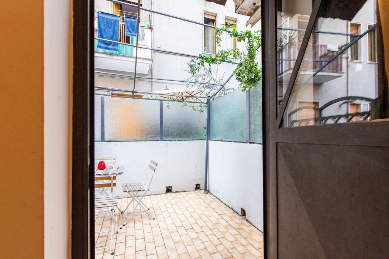 Extensive Terrace Navigli Toy Artistic Apartment Милано Екстериор снимка