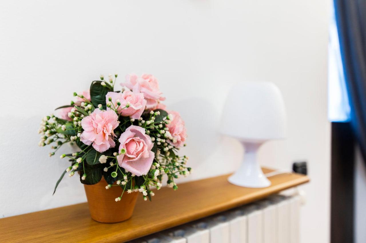 Extensive Terrace Navigli Toy Artistic Apartment Милано Екстериор снимка